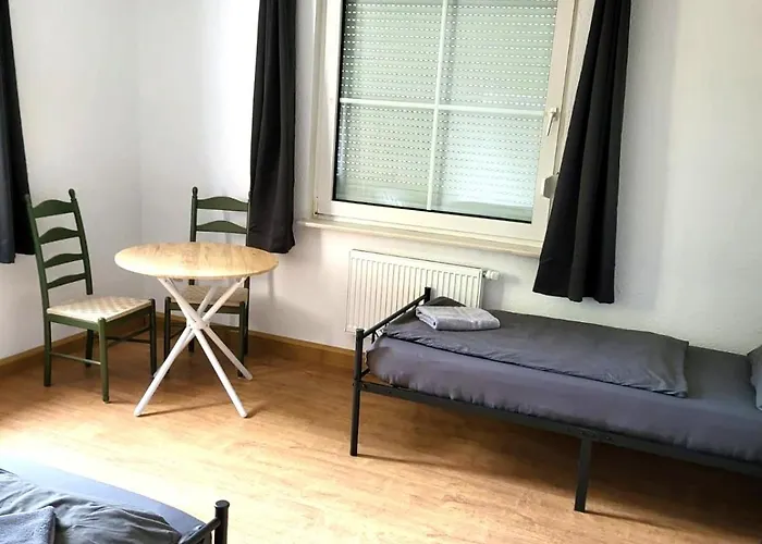 Monteurzimmer Am Bahnhof - 3 Grosse شقة