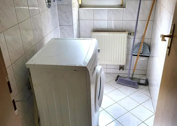 Monteurzimmer Am Bahnhof - 3 Grosse شقة *